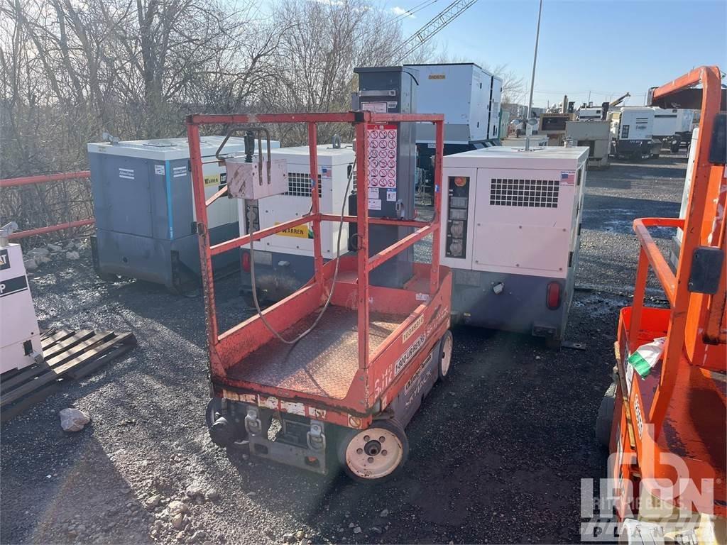 SkyJack SJ12 Elevadores braços articulados
