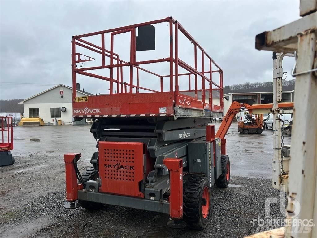 SkyJack SJ8841 Elevadores de tesoura