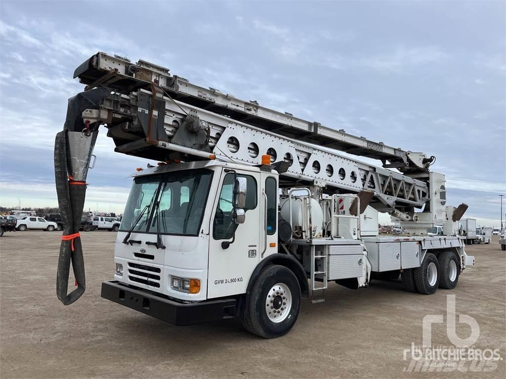 Sterling CONDOR Caminhões de betonagem