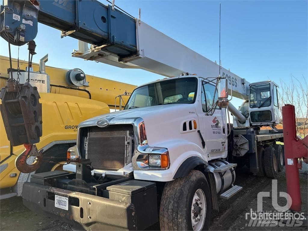 Sterling L9500 Camiões grua