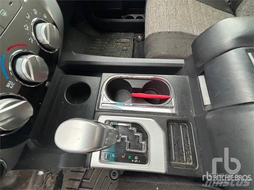Toyota TUNDRA Pick up de caixa aberta
