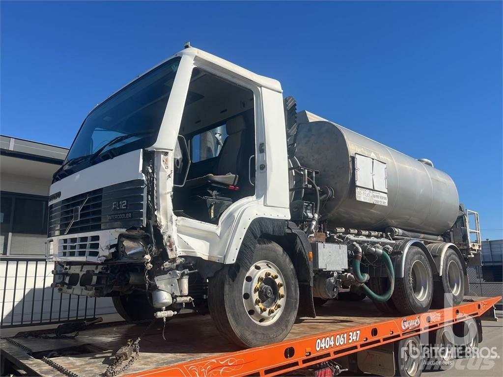 Volvo FL12 Camiões-cisterna
