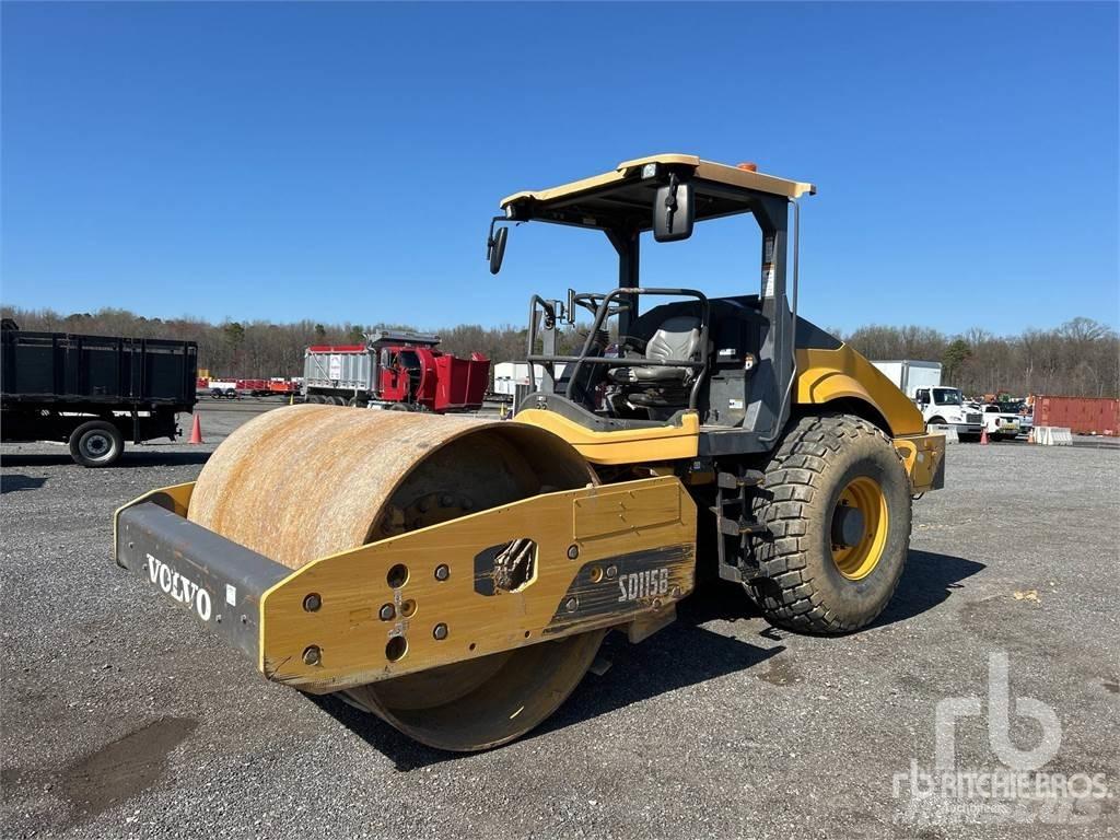 Volvo SD115B Compactadores para terra