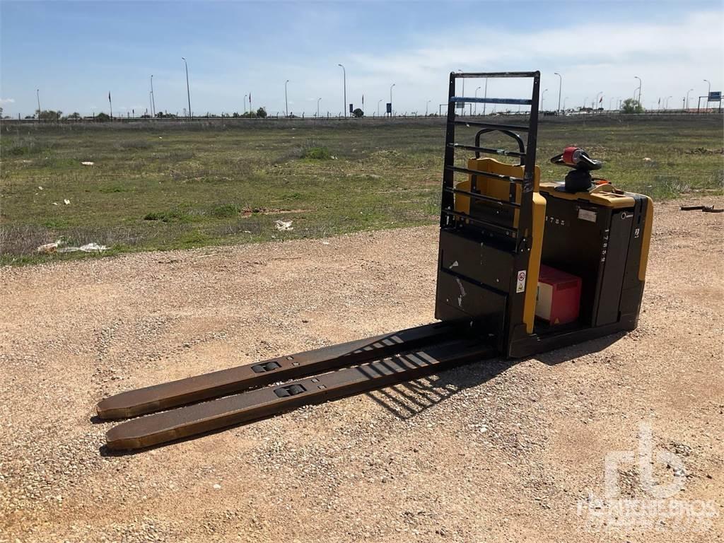Yale MO20 Racks para paletes