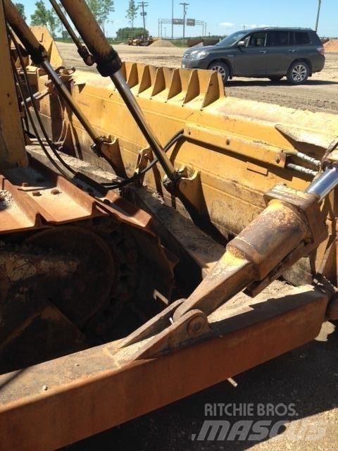 CAT D6H Dozers - Tratores rastos