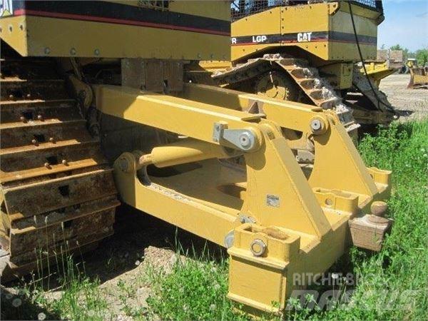 CAT D7H LGP Dozers - Tratores rastos