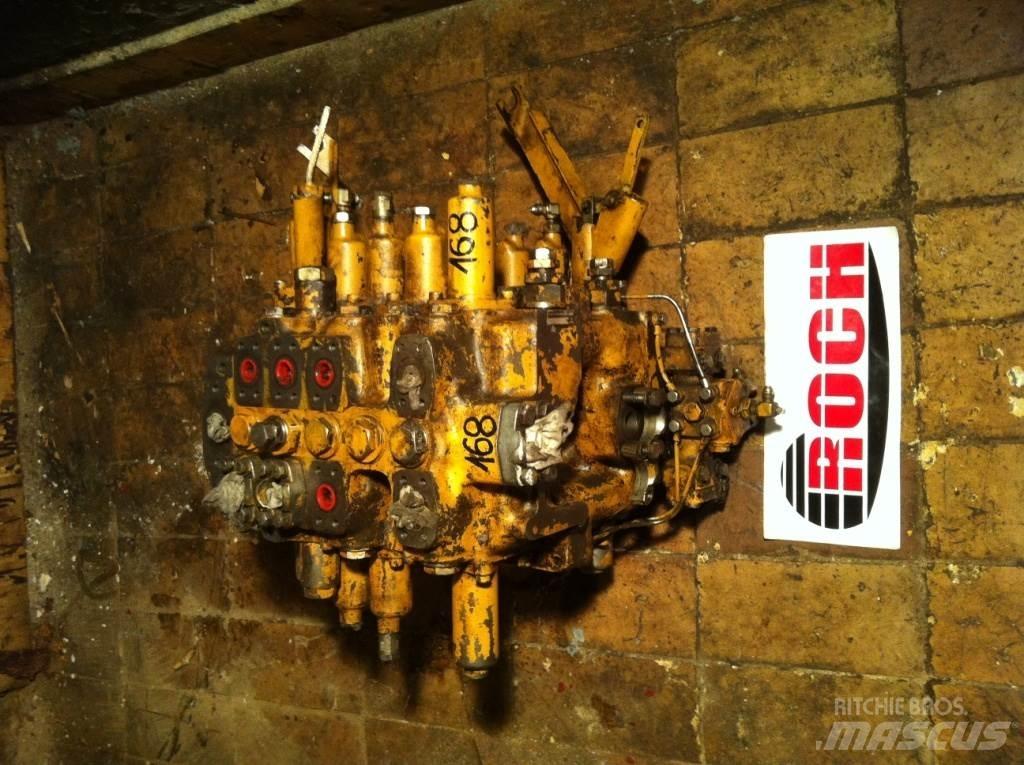 Komatsu 88A049 - 9 SEKCYJNY Hidráulica