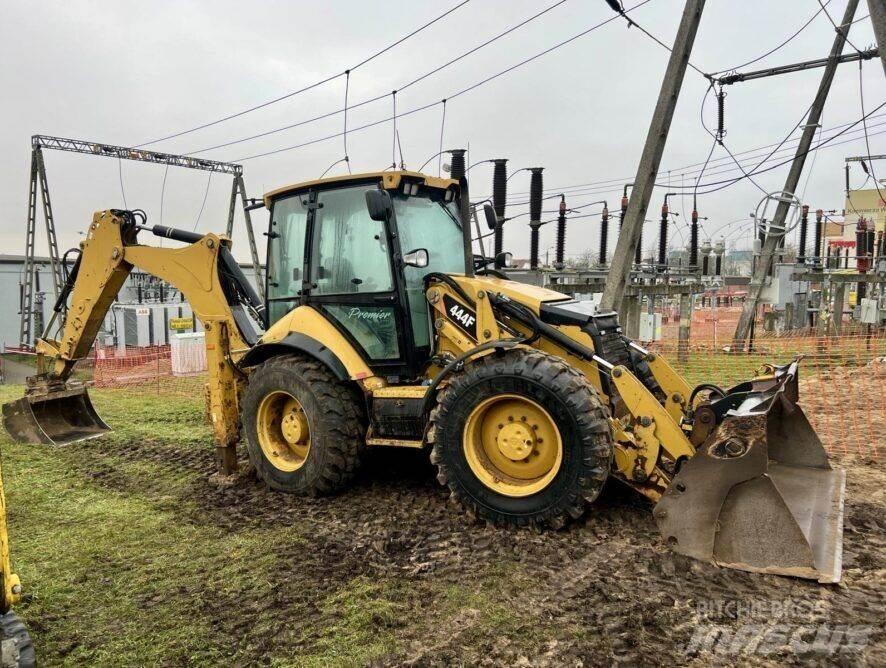 CAT 444F Retroescavadeiras
