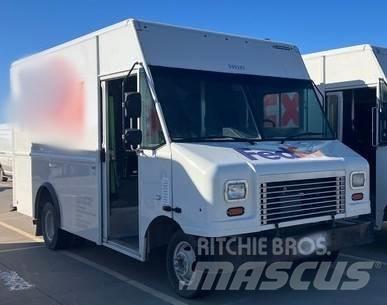 Ford E350 Caminhões de caixa fechada