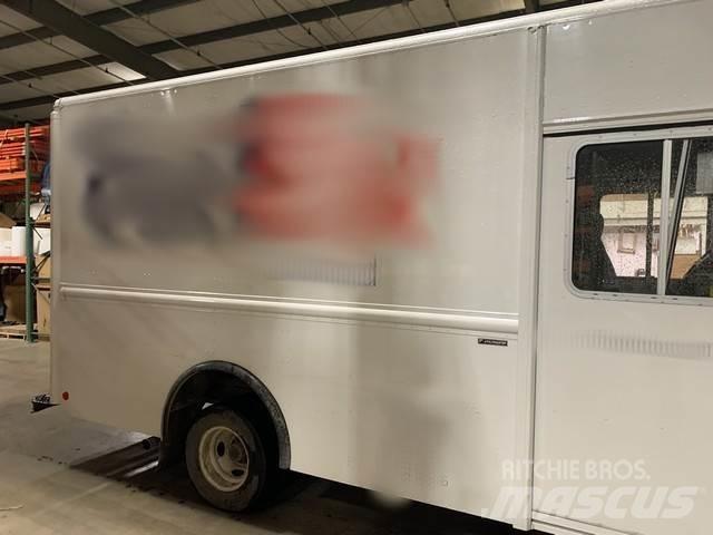 Ford E350 Caminhões de caixa fechada