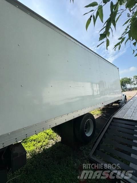 Freightliner M2 Caminhões de caixa fechada