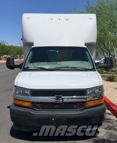 GMC Savana 4500 Caminhões de caixa fechada