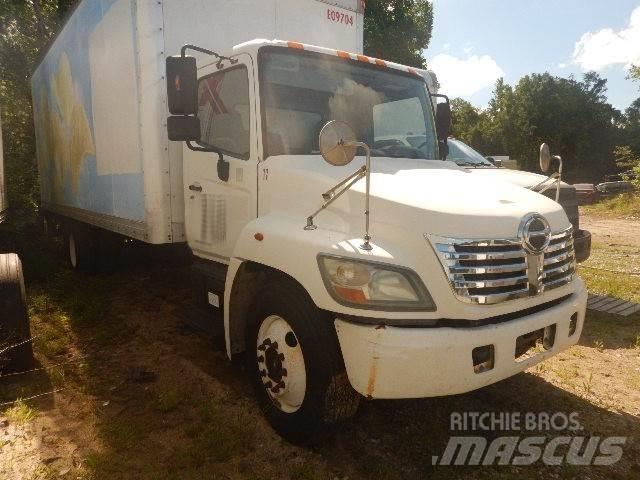 Hino 258 Caminhões de caixa fechada