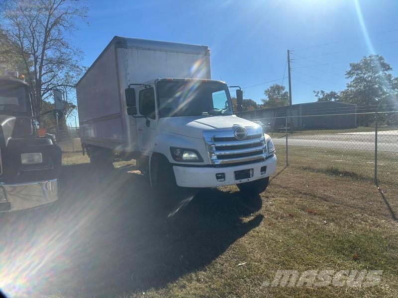 Hino 258LP Caminhões de caixa fechada
