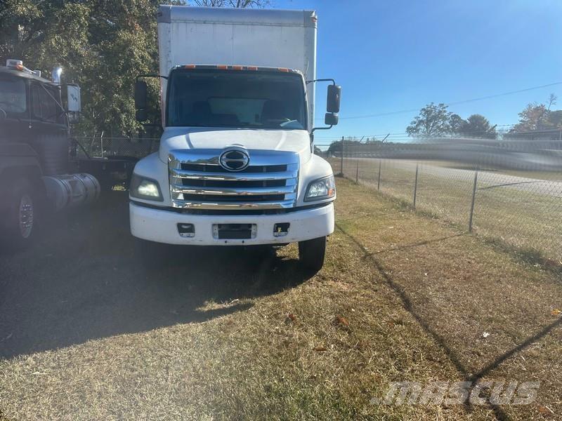 Hino 258LP Caminhões de caixa fechada