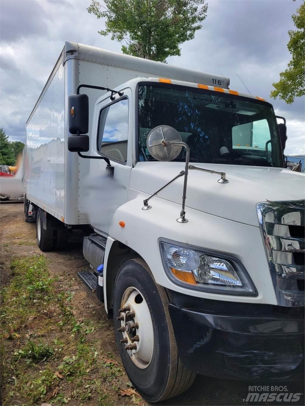 Hino 268 Caminhões de caixa fechada