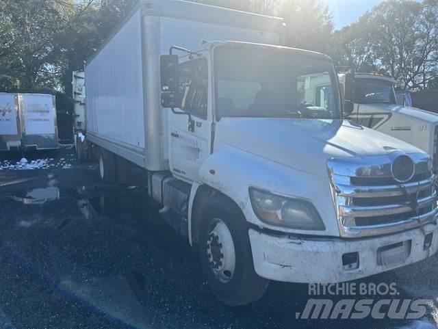 Hino 268 Caminhões de caixa fechada