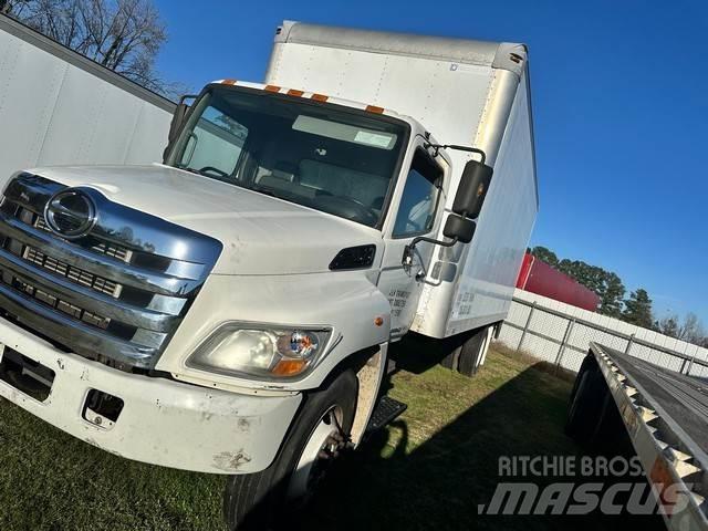 Hino 268 Caminhões de caixa fechada