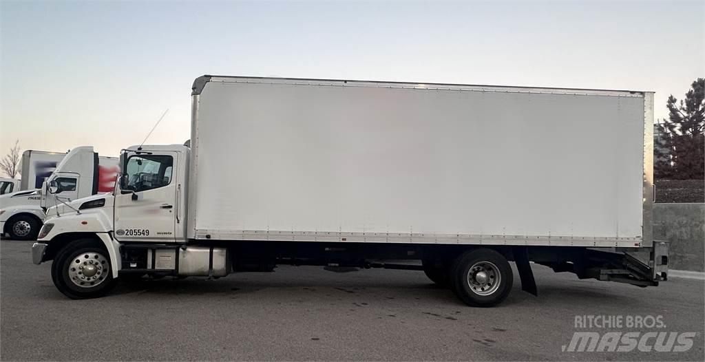 Hino 268A Caminhões de caixa fechada