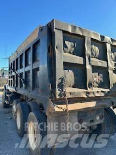Mack CT713 Camiões basculantes