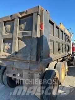 Mack CT713 Camiões basculantes