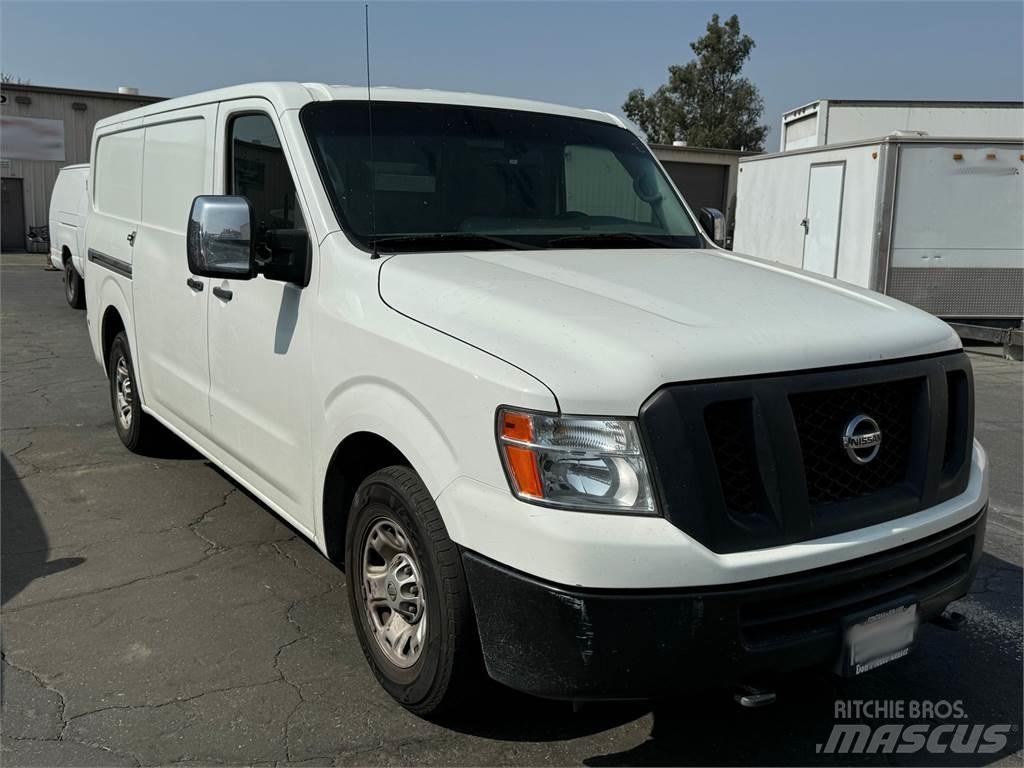Nissan NV3500 HD Caixa fechada