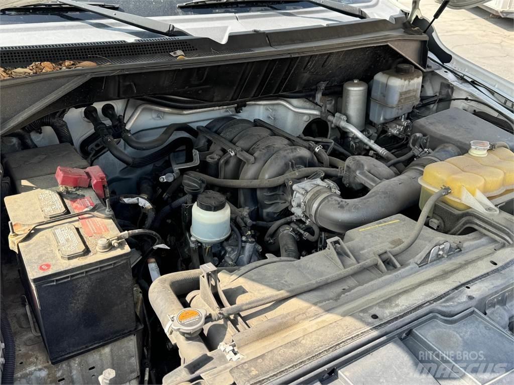 Nissan NV3500 HD Caixa fechada