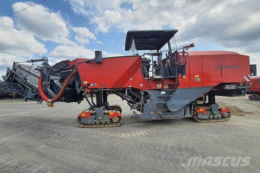 Wirtgen W 220 Moinhos de asfalto a frio
