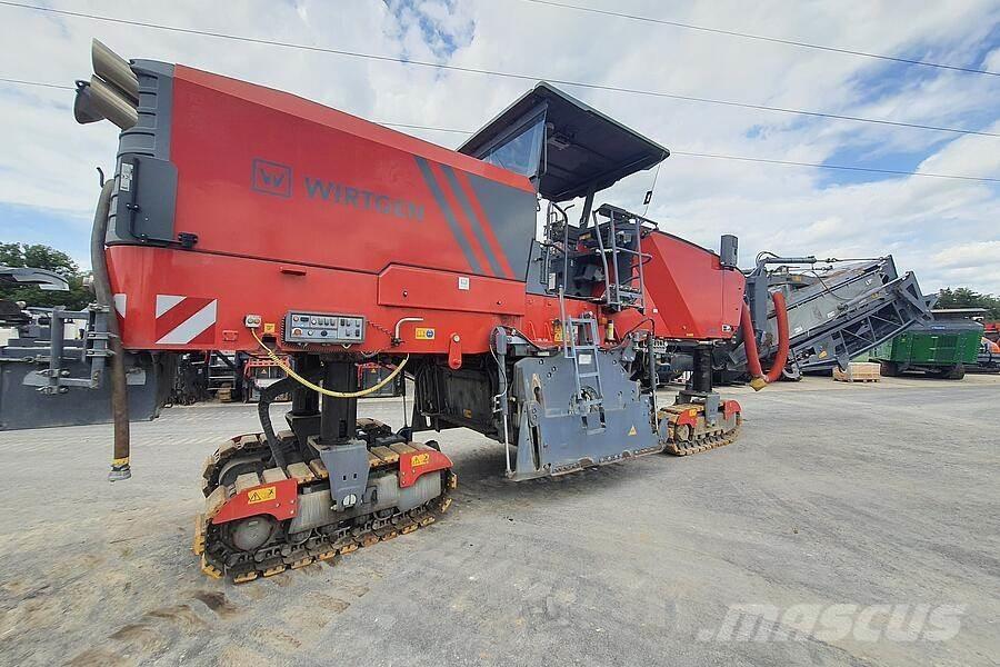 Wirtgen W 220 Moinhos de asfalto a frio