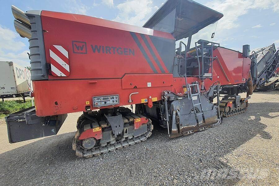 Wirtgen W 220 Moinhos de asfalto a frio