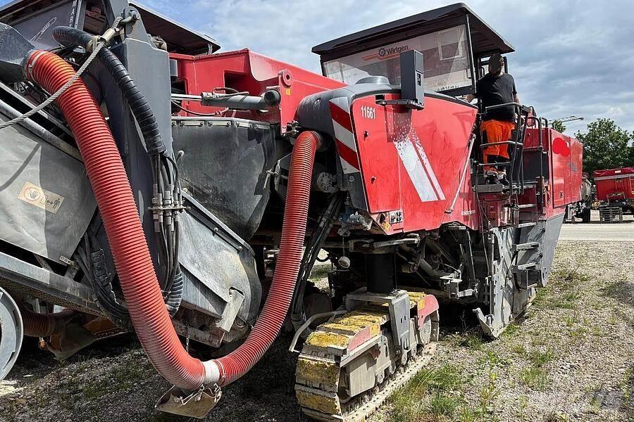 Wirtgen W 250 Moinhos de asfalto a frio