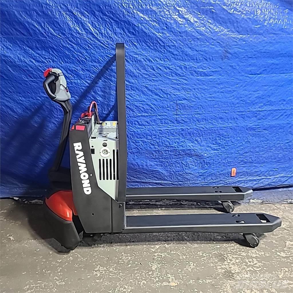 Raymond 8210 Movimentadores manuais de palettes
