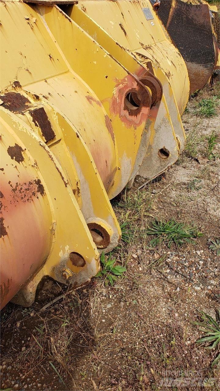 CAT 966 Lâminas