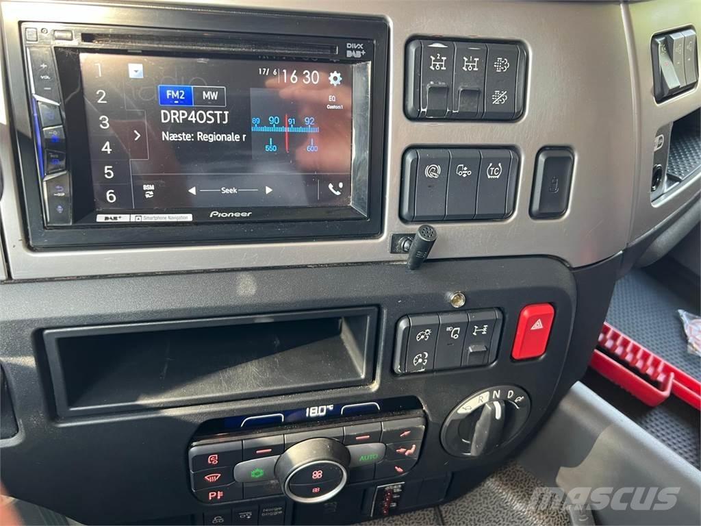 DAF CF 480 FAX 8x2*6 Camiões caixa desmontável com elevador de cabo