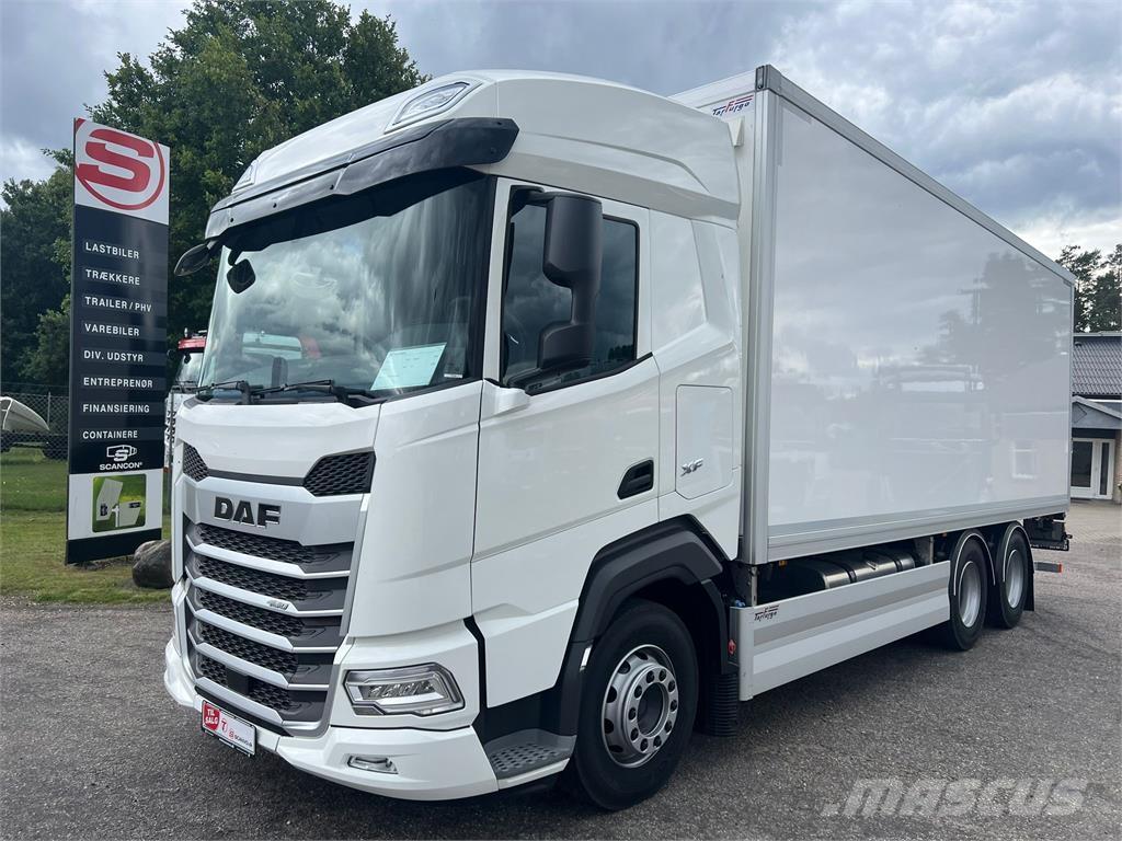 DAF XF480 FAS 6x2 Caminhões de caixa fechada
