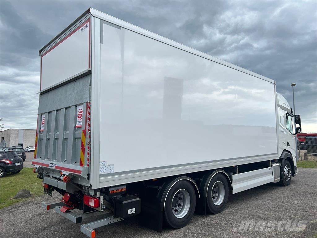 DAF XF480 FAS 6x2 Caminhões de caixa fechada