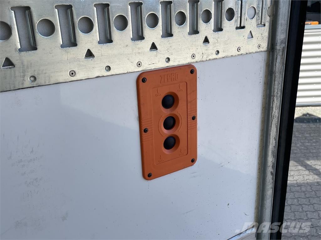 Renault D280 Premium Caminhões de caixa fechada