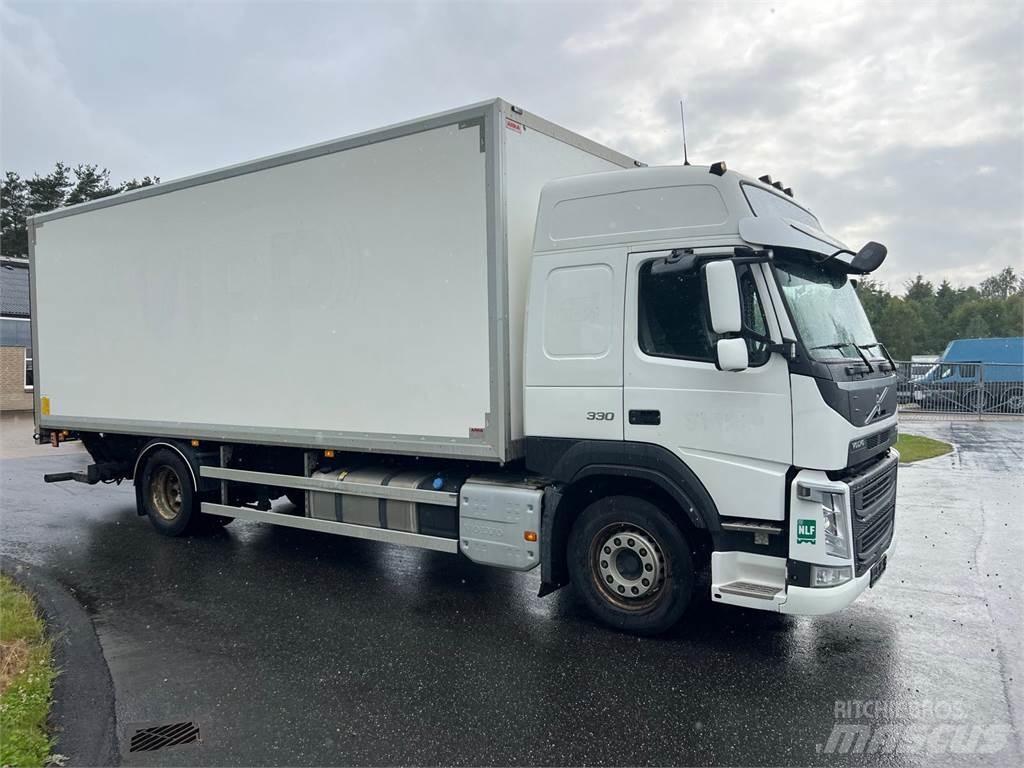 Volvo FM330 Caminhões de caixa fechada