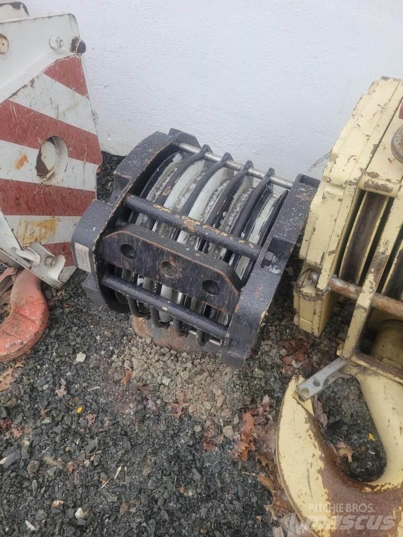 Liebherr  Peças e equipamento de gruas