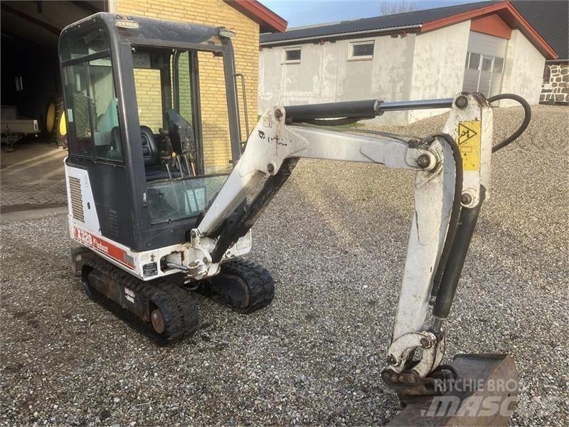 Bobcat x320 Miniescavadeiras