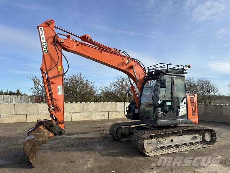 Hitachi ZX135 Escavadeiras de esteiras