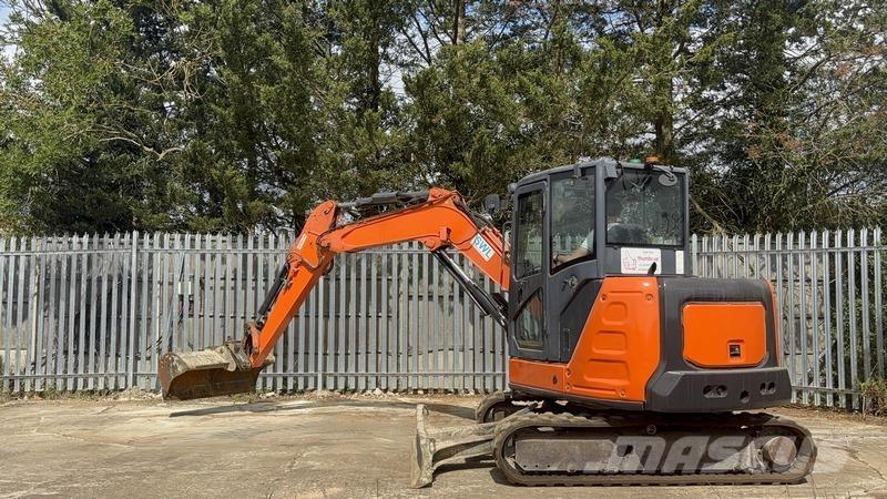 Hitachi ZX65 Escavadoras Midi 7t - 12t