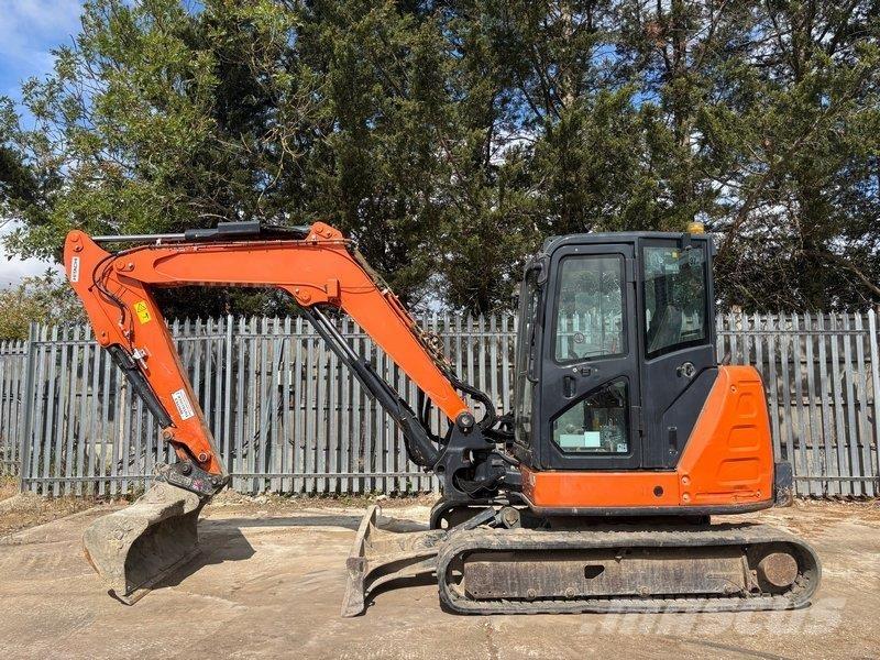 Hitachi ZX65 Escavadoras Midi 7t - 12t