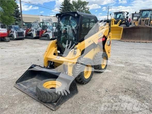 CAT 242D3 Minicarregadeiras