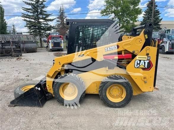 CAT 242D3 Minicarregadeiras