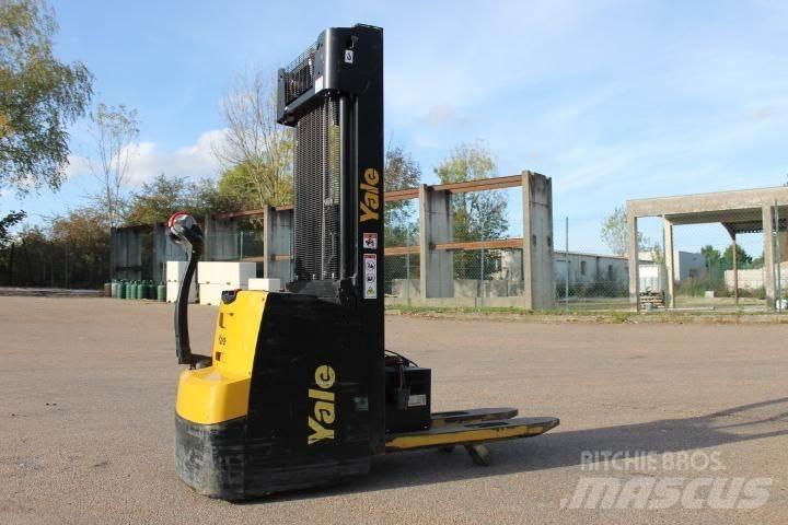 Yale MS12AC Empilhador para operador externo