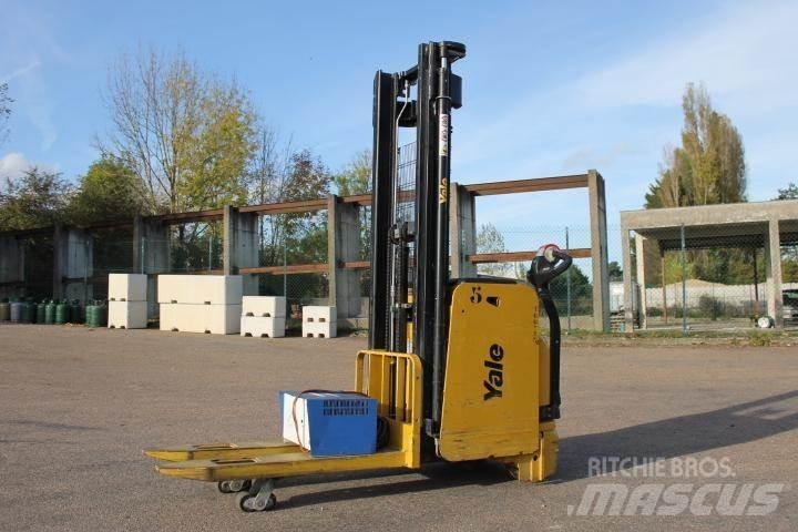 Yale MS14AC Empilhador para operador externo