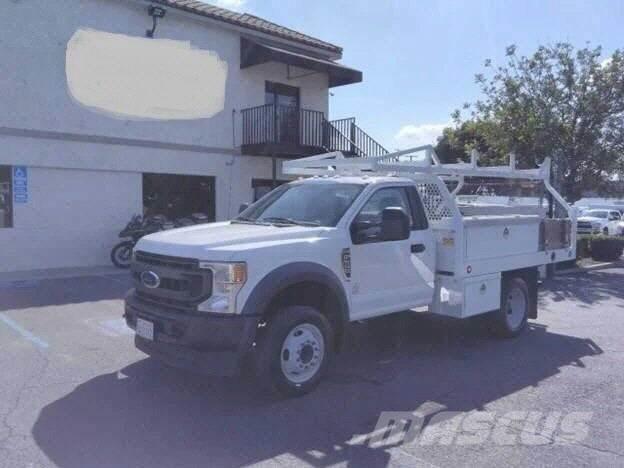 Ford F550 CONTRACTOR Caminhões de caixa fechada