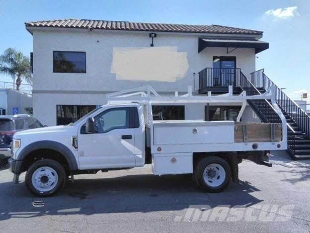 Ford F550 CONTRACTOR Caminhões de caixa fechada
