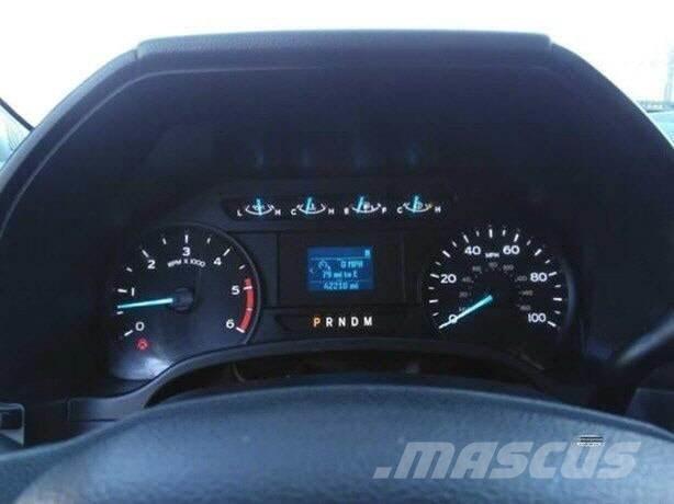 Ford F550 UTILITY BO Caminhões de caixa fechada